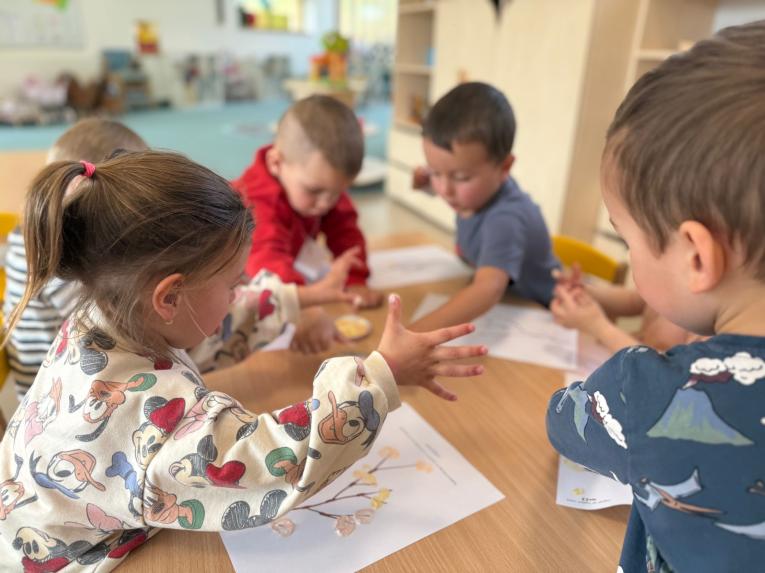 Malujeme větvičku kočiček